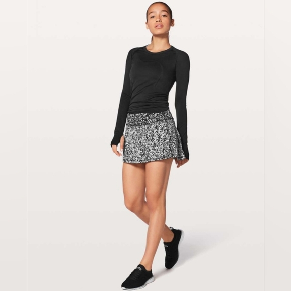 Lululemon Pace Rival Skirt (Regular) In  Chirakasu Alpine White / Chiras Size 4 - Picture 1 of 10